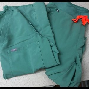 FIGS LIMITED EDITION JADE Scrub Set M/M